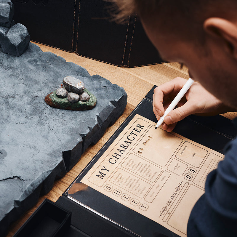 Dragon Shield - RPG Player Companion - Iron Grey