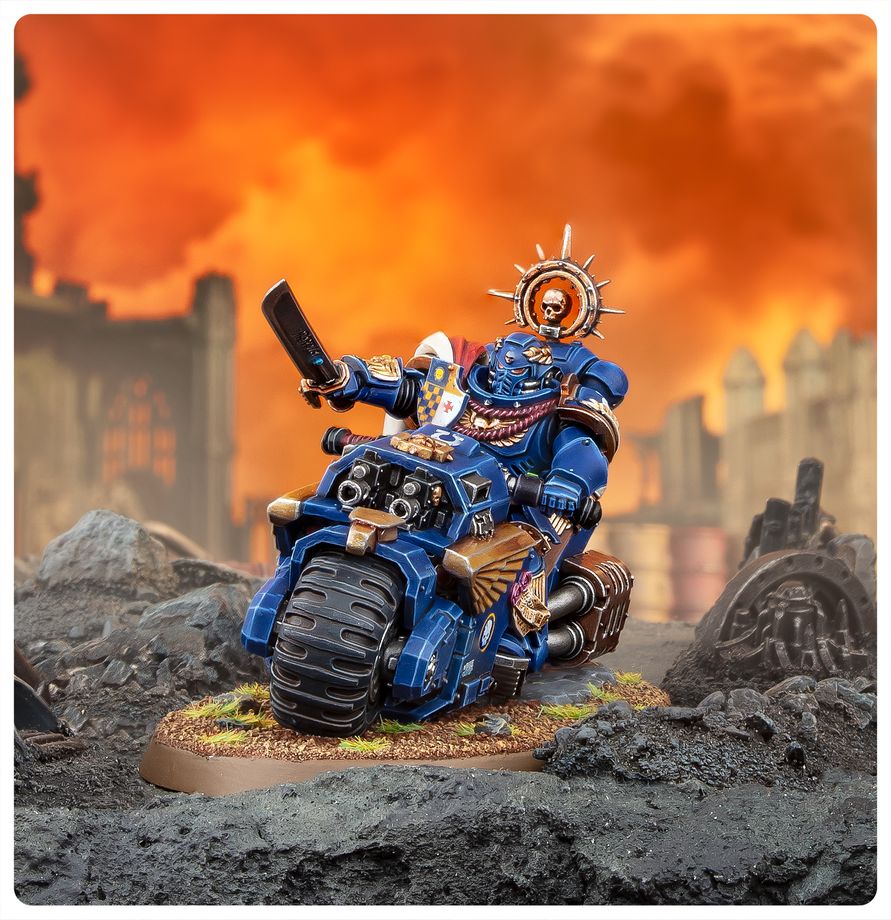 Warhammer 40K - Space Marines - Captain on Bike