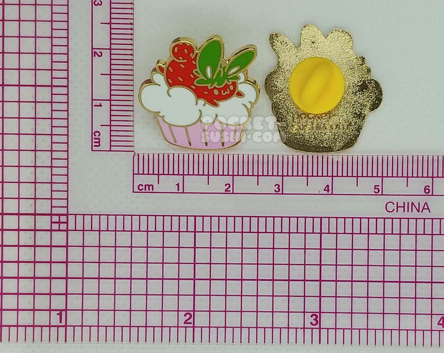 Pocket Sushi: Enamel Pin - Strawbunny Cupcake