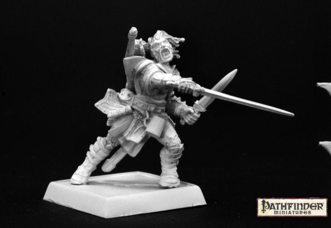 Reaper Miniatures: Pathfinder - Valeros, Iconic Male Human Fighter