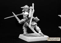 Reaper Miniatures: Pathfinder - Valeros, Iconic Male Human Fighter