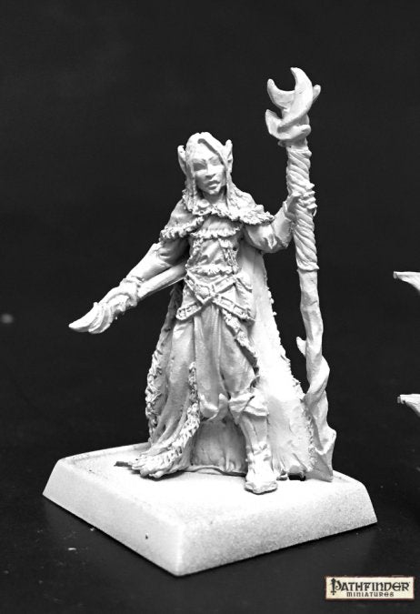 Reaper Miniatures: Pathfinder - Aravashniel, Elf Wizard